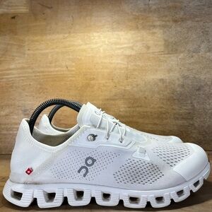 On Cloud 5 Coast LIGHTWEIGHT Womens Size 10 Running Shoes Sneakers White